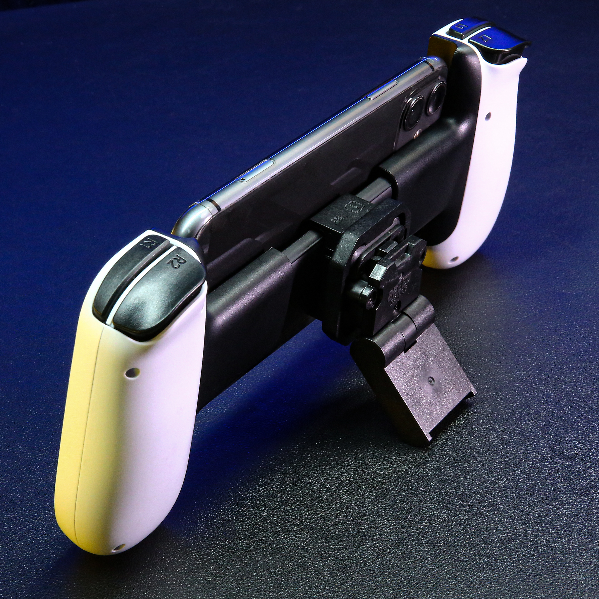 Bracket & Adjustable Kickstand: Backbone One & Razer Kishi V2