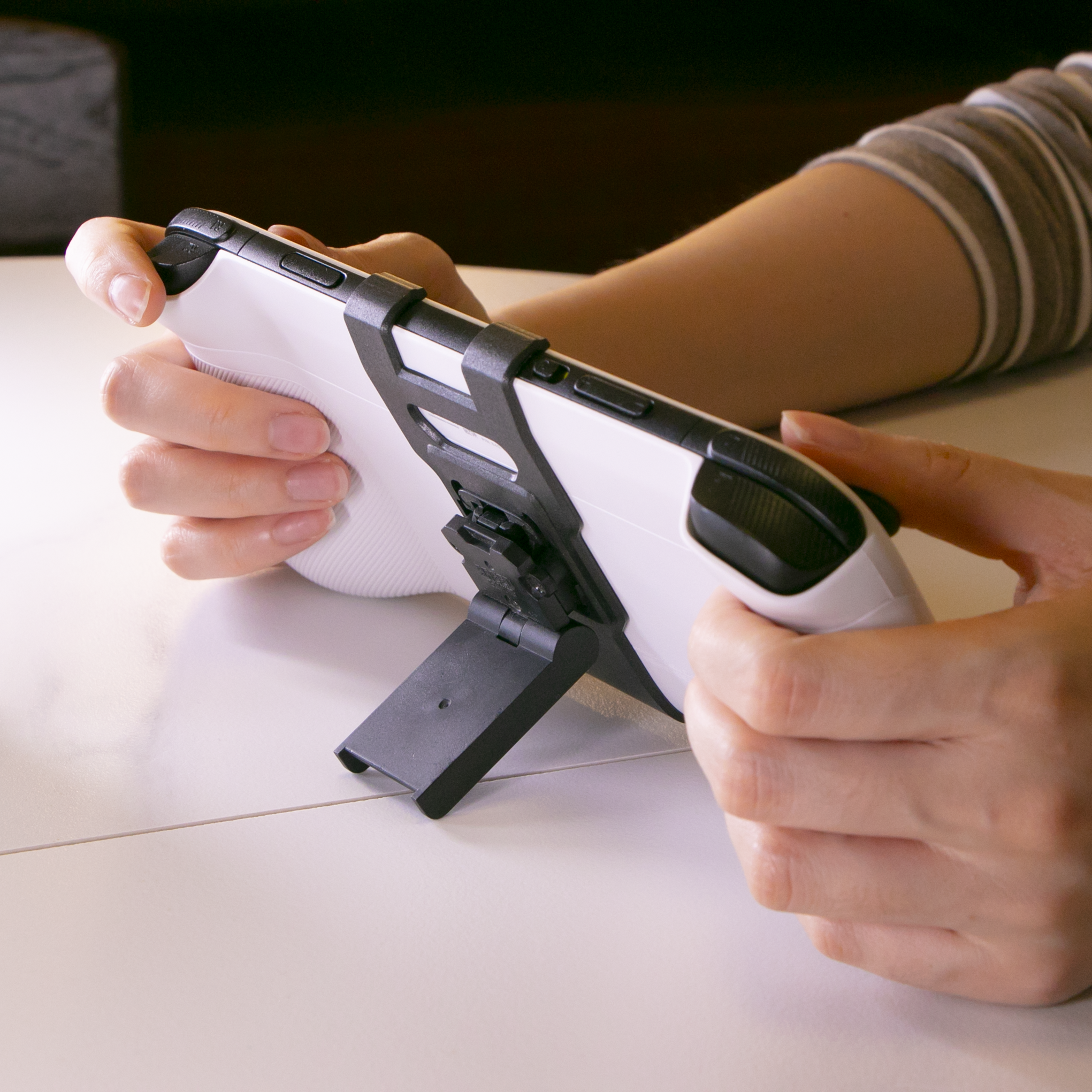 Full Bracket Attachment Bundle: Logitech G Cloud